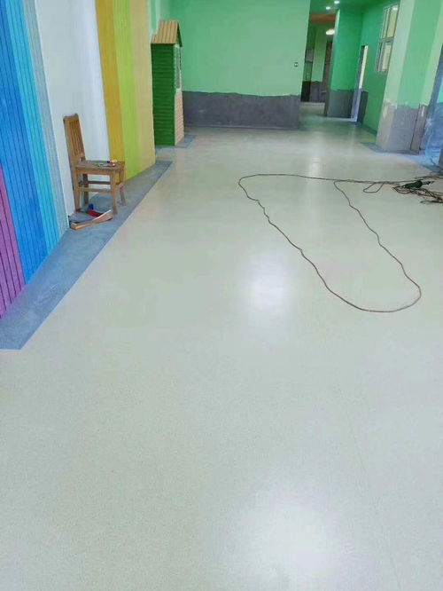 寫字樓PVC塑膠地板（地膠）價(jià)格解析與選購(gòu)指南